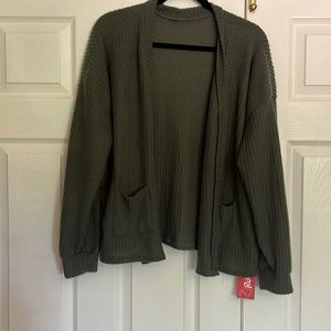 Romwe womens buttom up cardigan. Size Medium